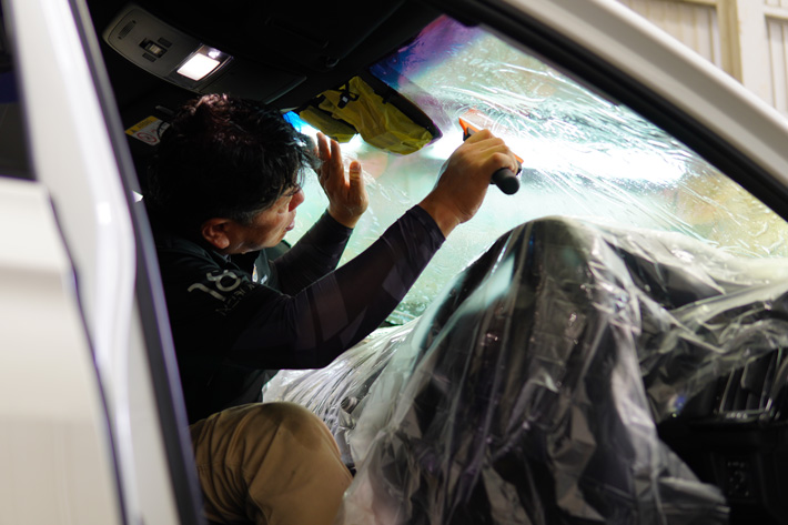 トヨタ クラウンのフロントガラスにゴーストⅡ（GHOST2）を貼って検証してみました！｜カーフィルム名古屋.com