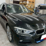 カーフィルム、BMW 3シリーズ リヤ全面（45%）遮熱スモークフィルム施工
