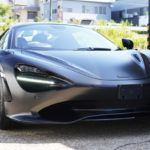 マクラーレン「750S」メタルフレークで輝くブラックボディにマットプロテクションフィルムを施工。