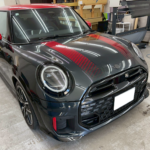 カーフィルム、MINI ミニクーパー リヤ全面(30%)遮熱スモークフィルム施工