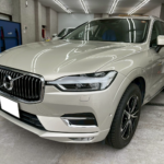 カーフィルム、ボルボ XC60 リヤ全面(2%)遮熱スモークフィルム施工