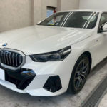 カーフィルム、BMW  5シリーズ　リア全面（HCD-03G+HCD-10G）遮熱スモークフィルム施工