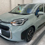 カーフィルム、トヨタ　シエンタ　リア全面（HCD-10G）遮熱スモークフィルム施工