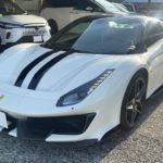 フェラーリ  488ピスタ スパイダー　レーシング（センター）ストライプの施工でご入庫。